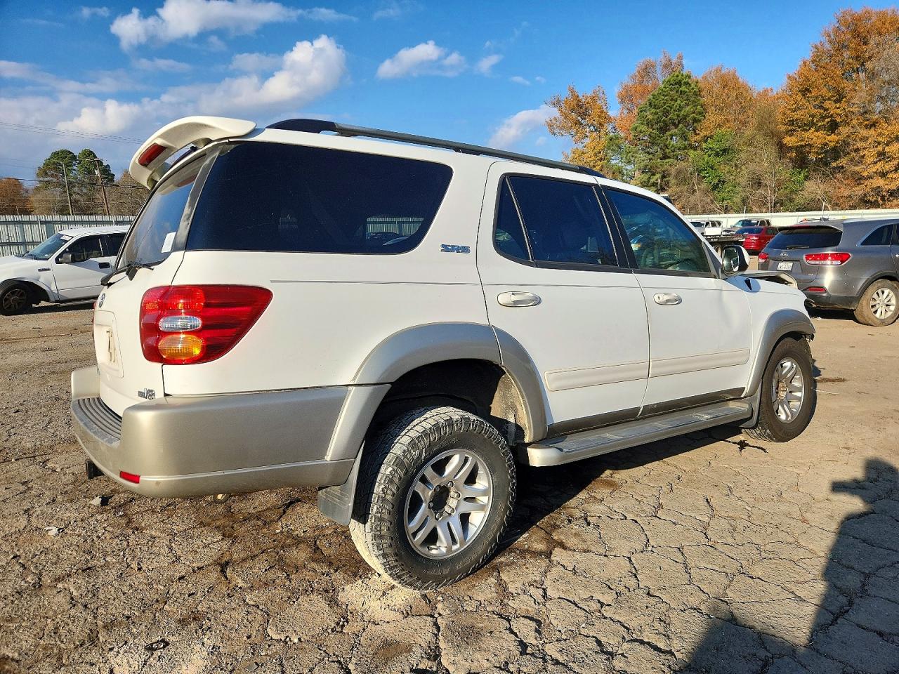 2004 TOYOTA SEQUOIA SR5 photo 3
