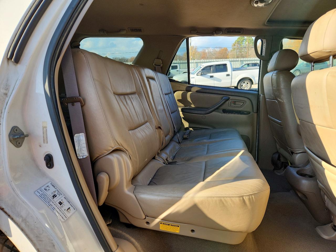 2004 TOYOTA SEQUOIA SR5 photo 11