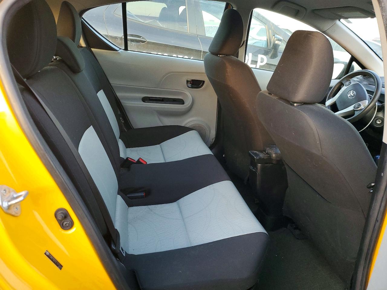 2014 TOYOTA PRIUS C photo 10