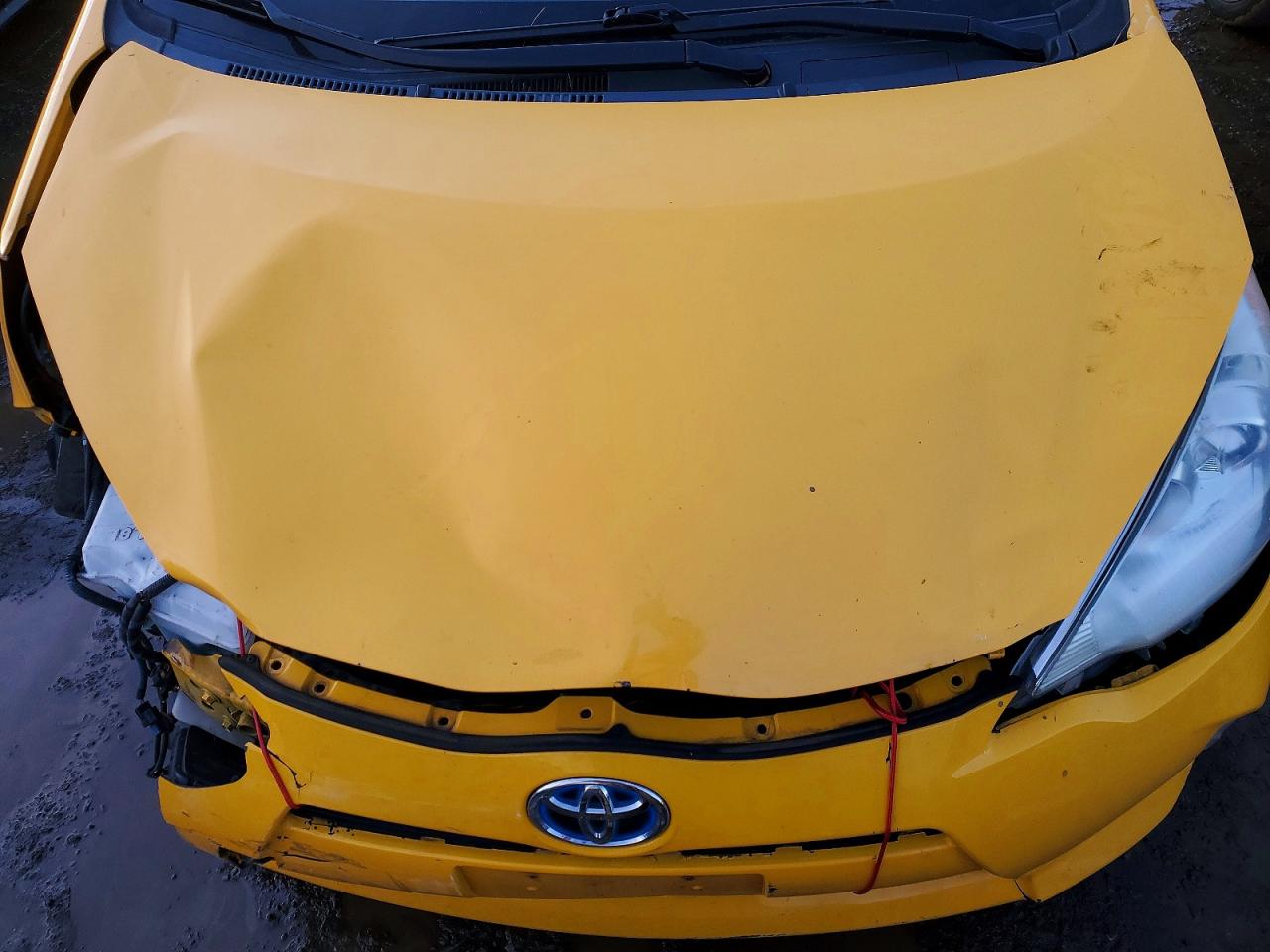 2014 TOYOTA PRIUS C photo 11