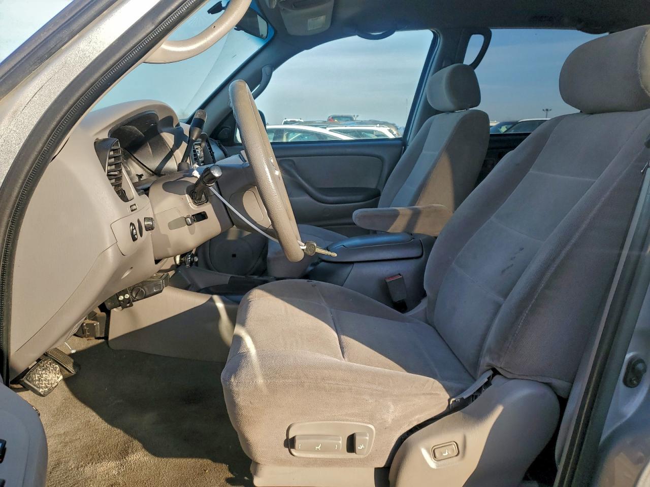 2003 TOYOTA SEQUOIA SR5 photo 7