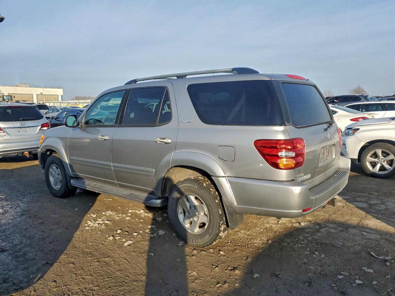 2003 TOYOTA SEQUOIA SR5 photo 2