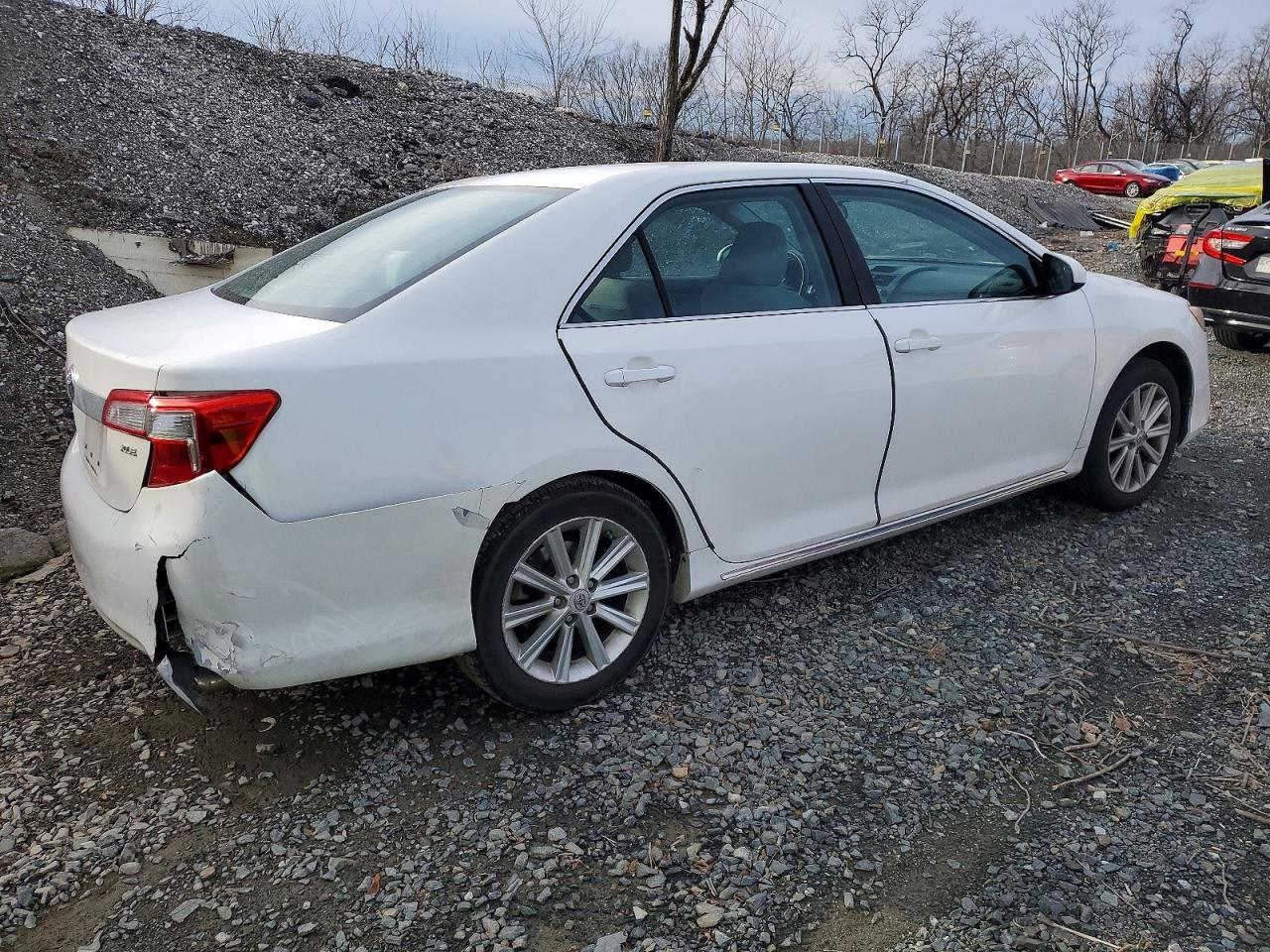 2012 TOYOTA CAMRY BASE photo 3