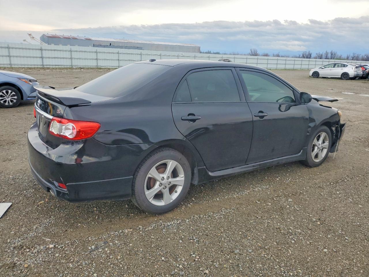 2011 TOYOTA COROLLA BASE photo 3