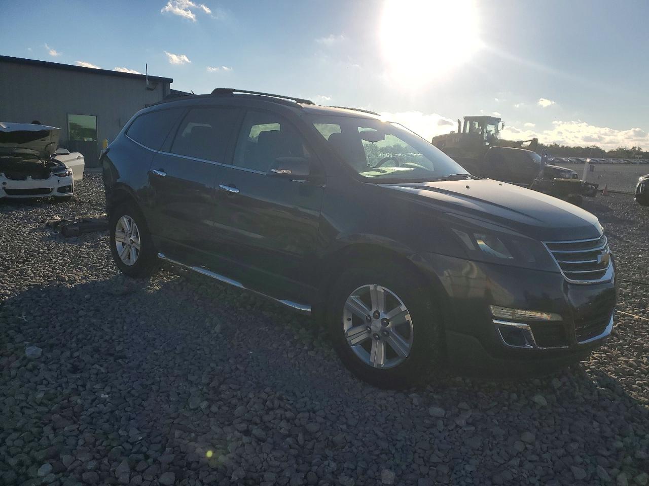 2014 CHEVROLET TRAVERSE LT photo 4