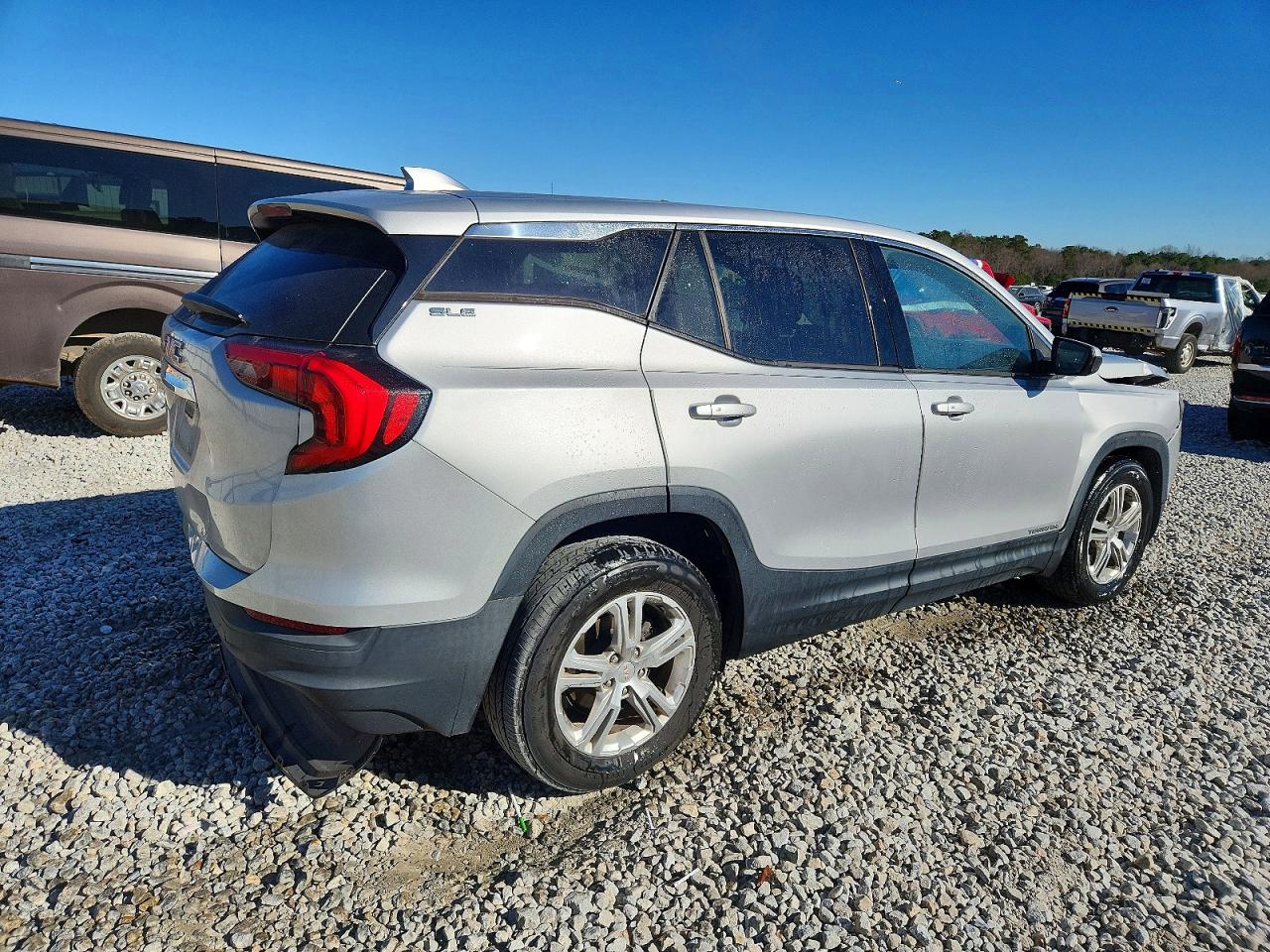 2019 GMC TERRAIN SLE photo 3