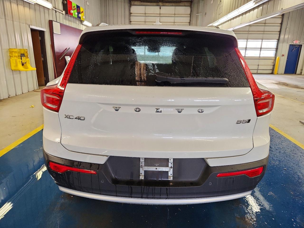 2023 VOLVO XC40 CORE photo 6