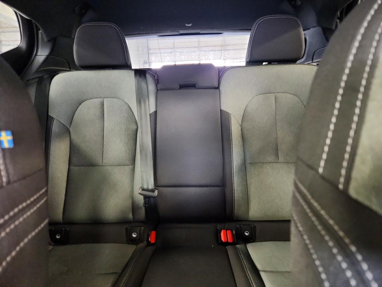 2023 VOLVO XC40 CORE photo 10