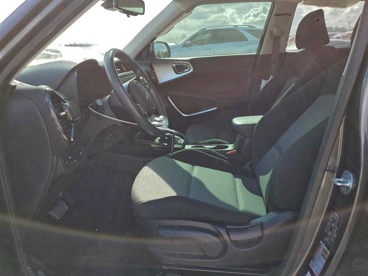 2022 KIA SOUL LX photo 25