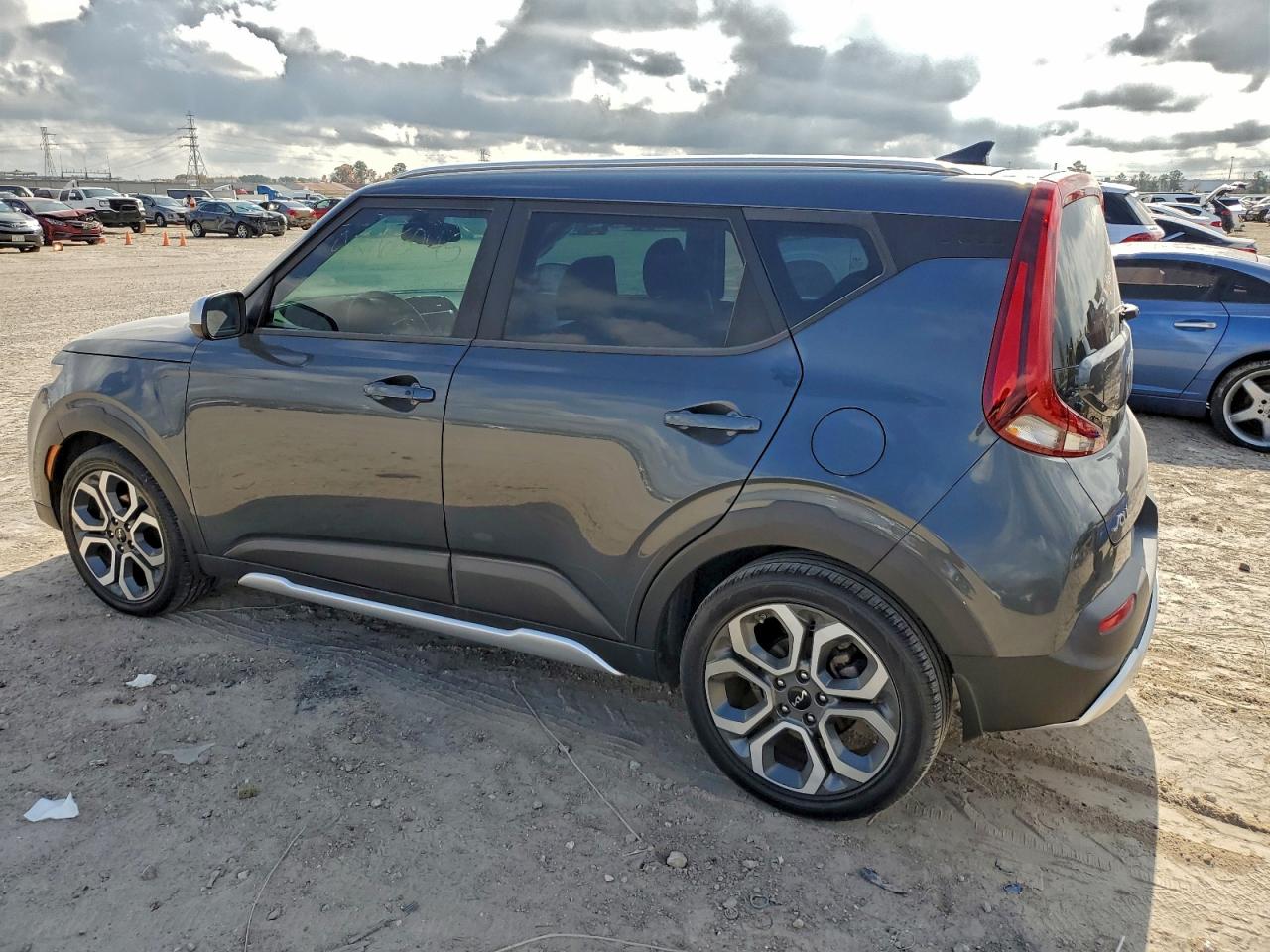 2022 KIA SOUL LX photo 5