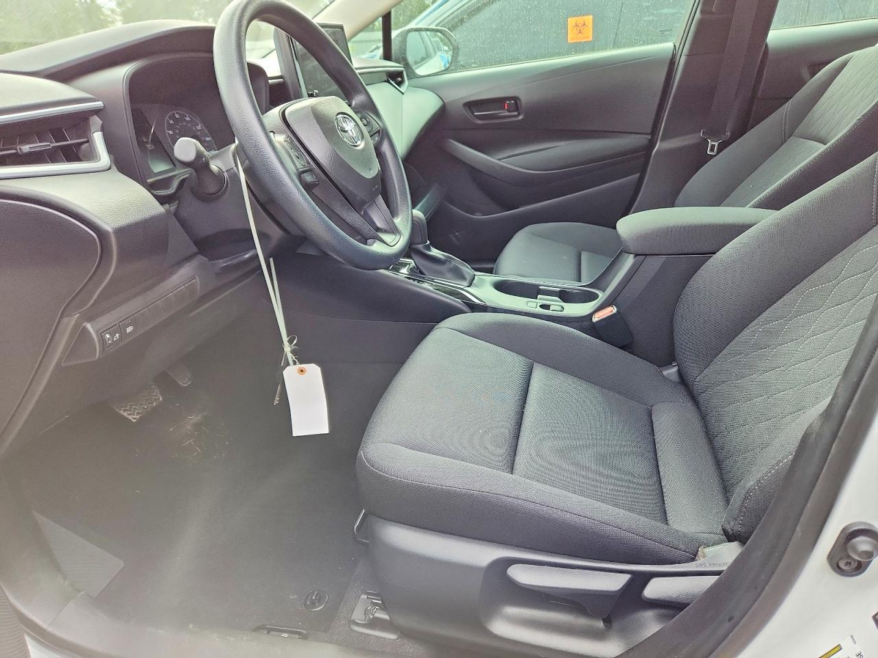 2025 TOYOTA COROLLA LE photo 19