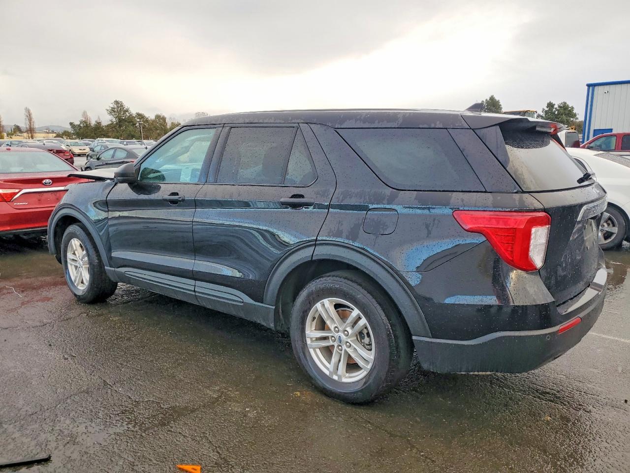 2023 FORD EXPLORER photo 2