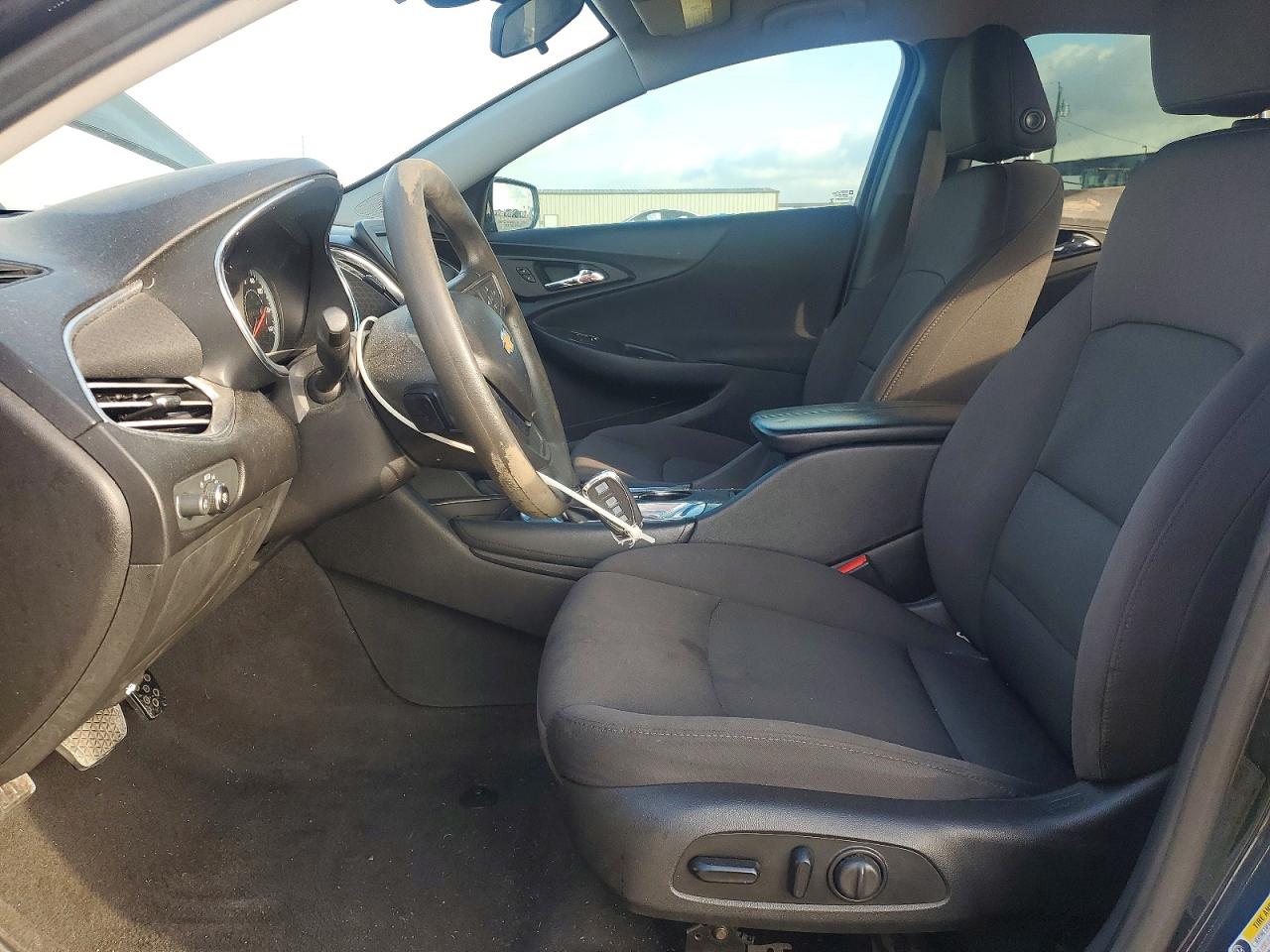 2017 CHEVROLET MALIBU LT photo 7