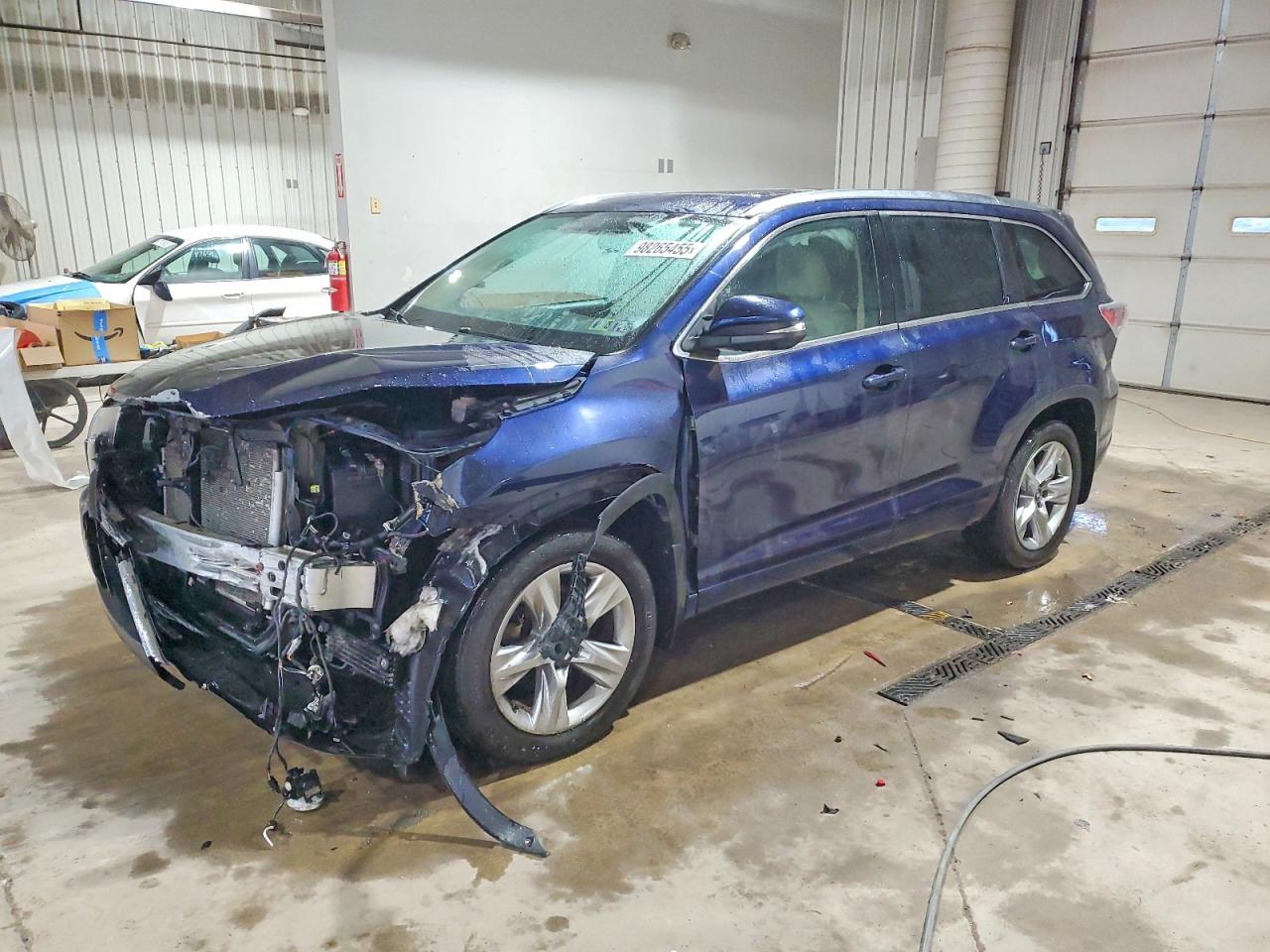 2016 TOYOTA HIGHLANDER