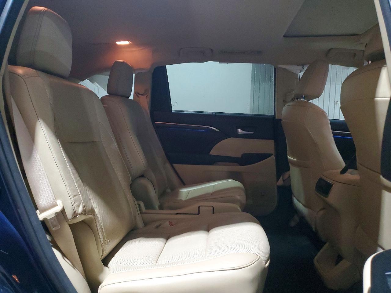2016 TOYOTA HIGHLANDER LIMITED photo 11