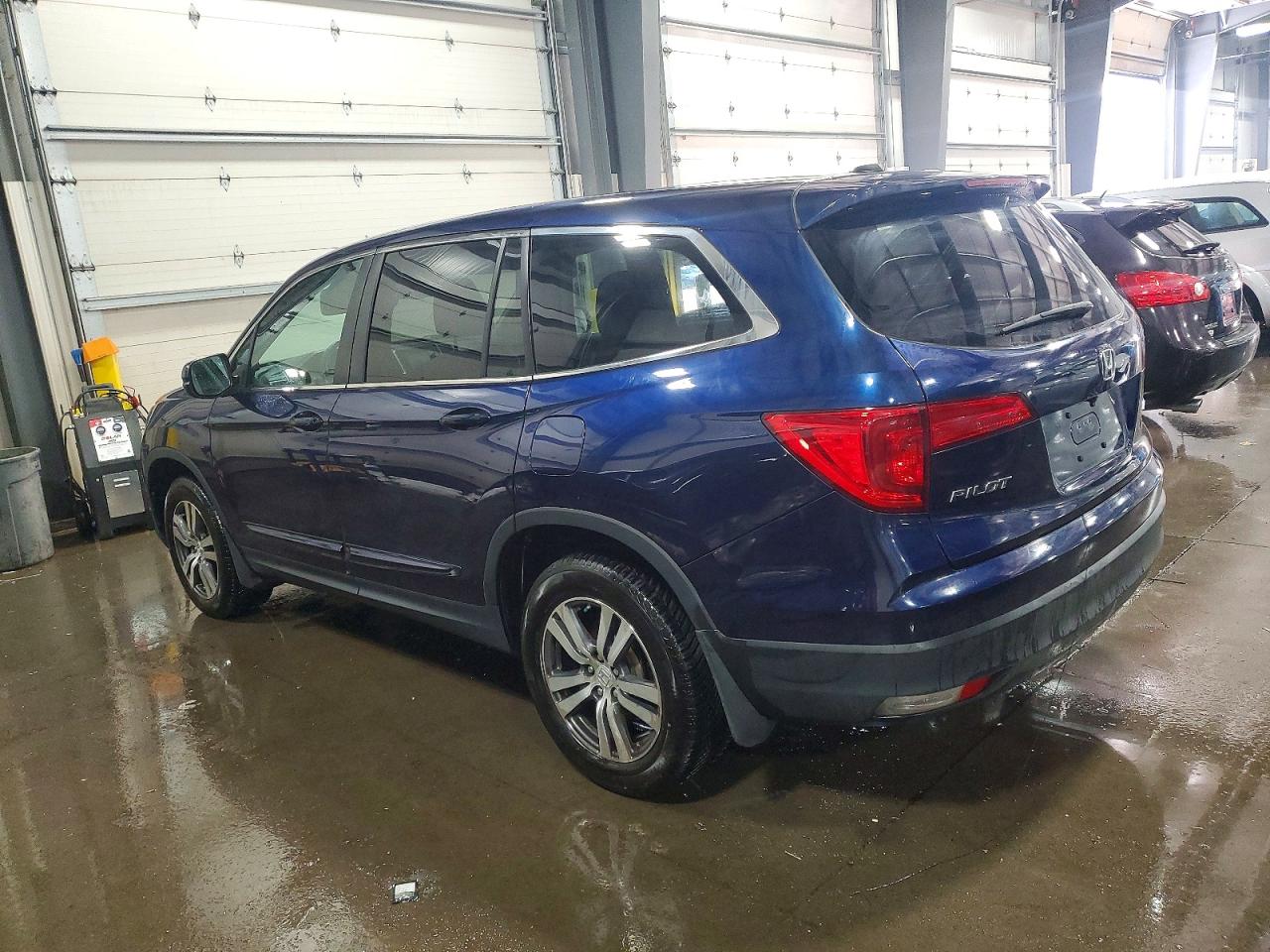 2016 HONDA PILOT EXL photo 2