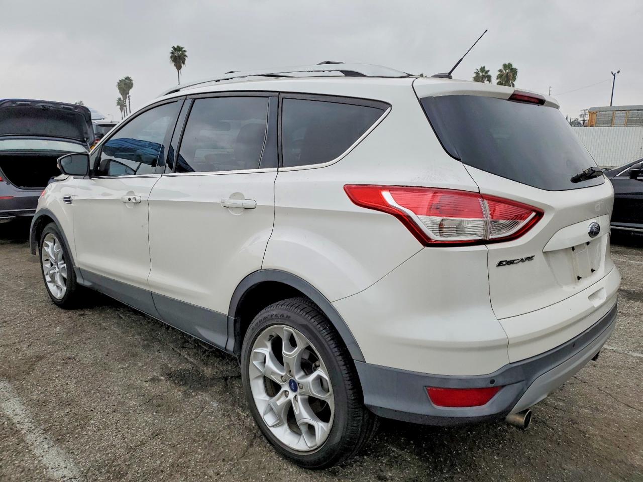 2013 FORD ESCAPE TITANIUM photo 2
