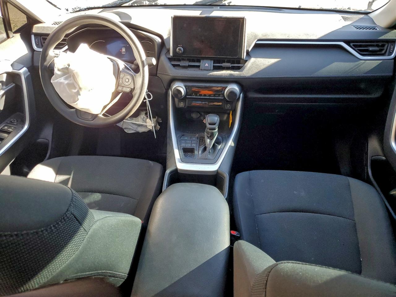 2024 TOYOTA RAV4 LE photo 8