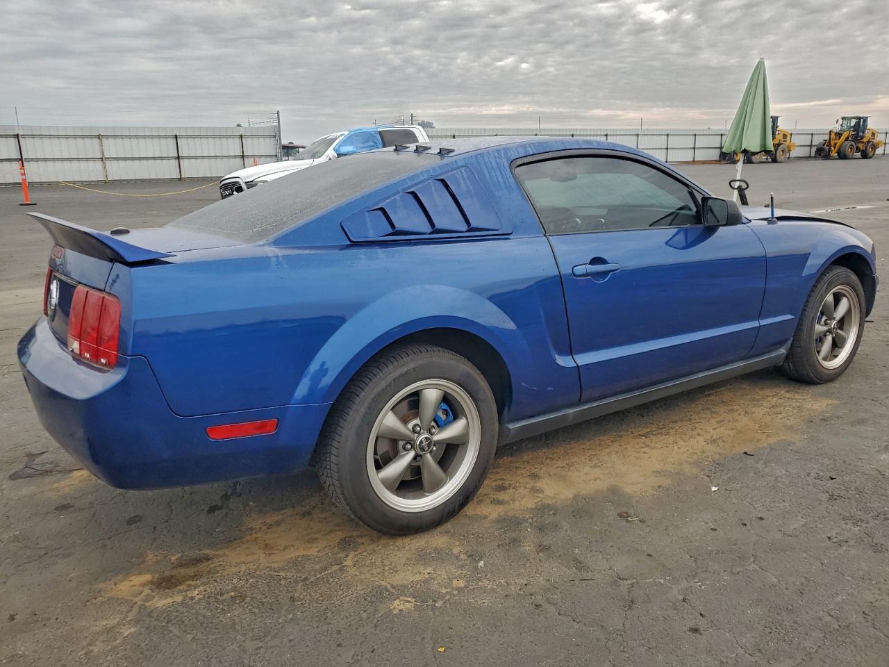 2008 FORD MUSTANG photo 3