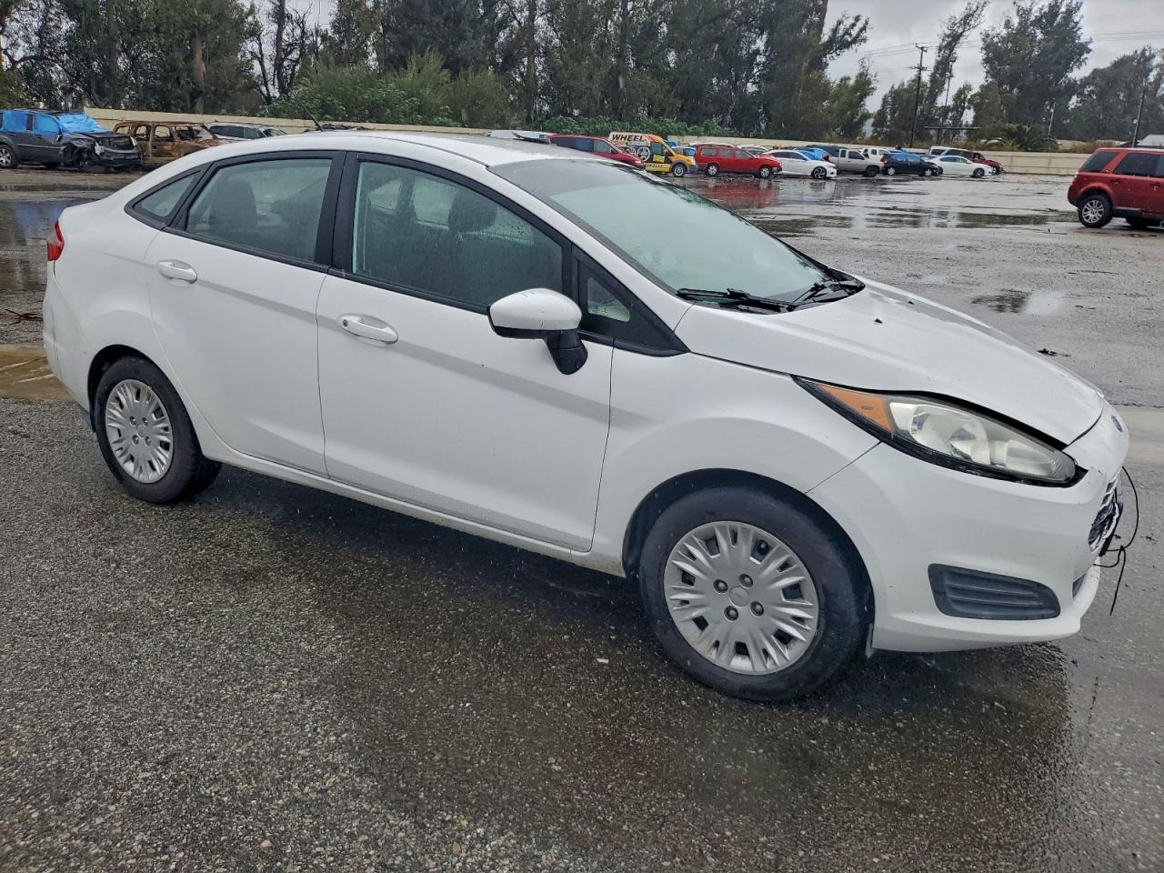2015 FORD FIESTA S photo 4