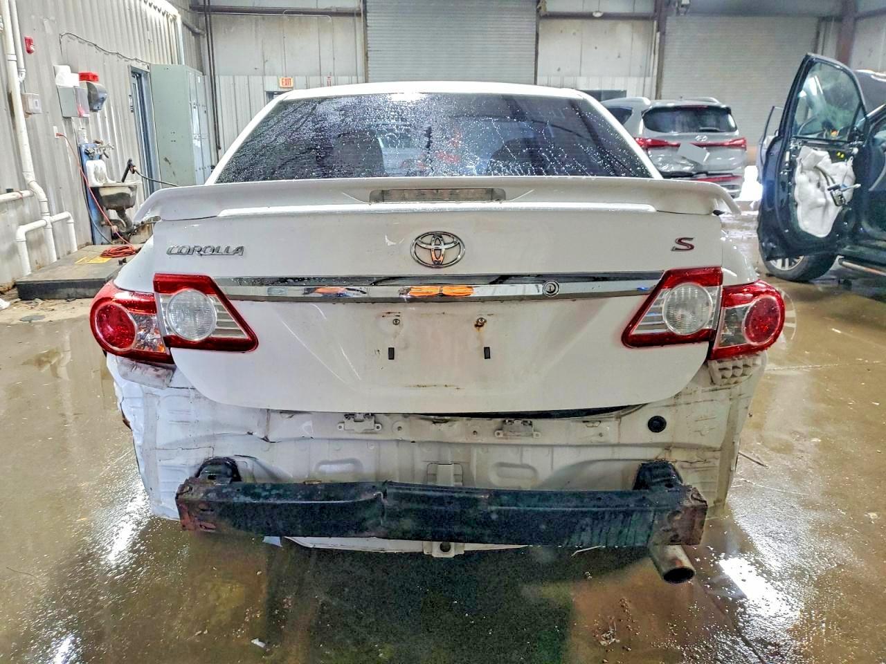 2012 TOYOTA COROLLA BASE photo 6