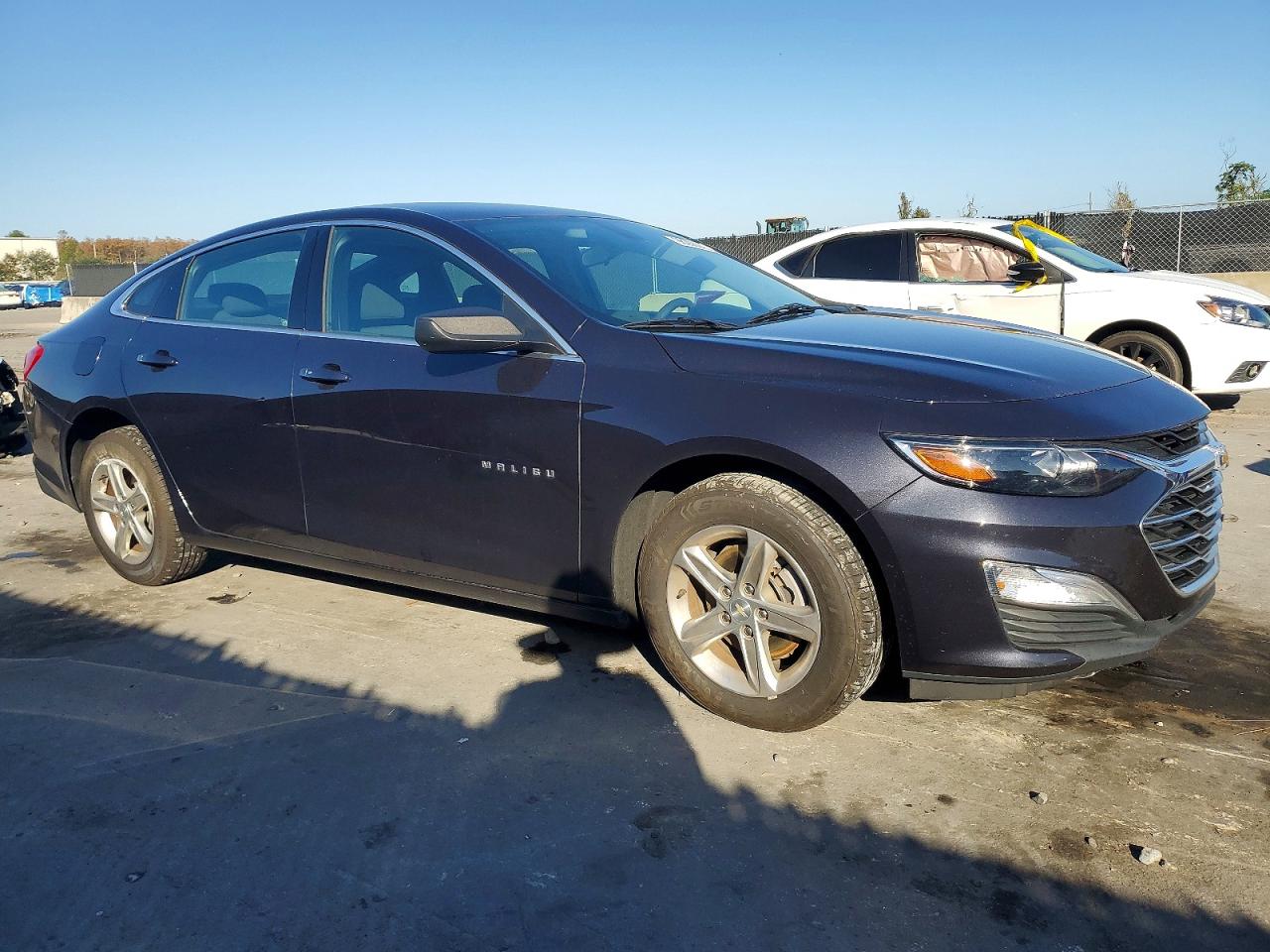 2022 CHEVROLET MALIBU LS photo 4