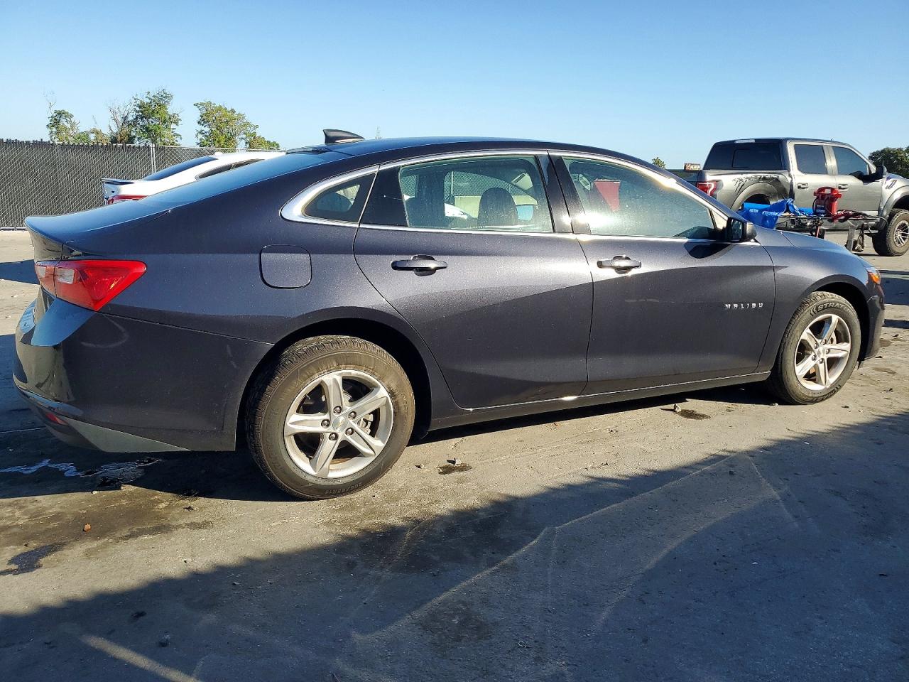 2022 CHEVROLET MALIBU LS photo 3