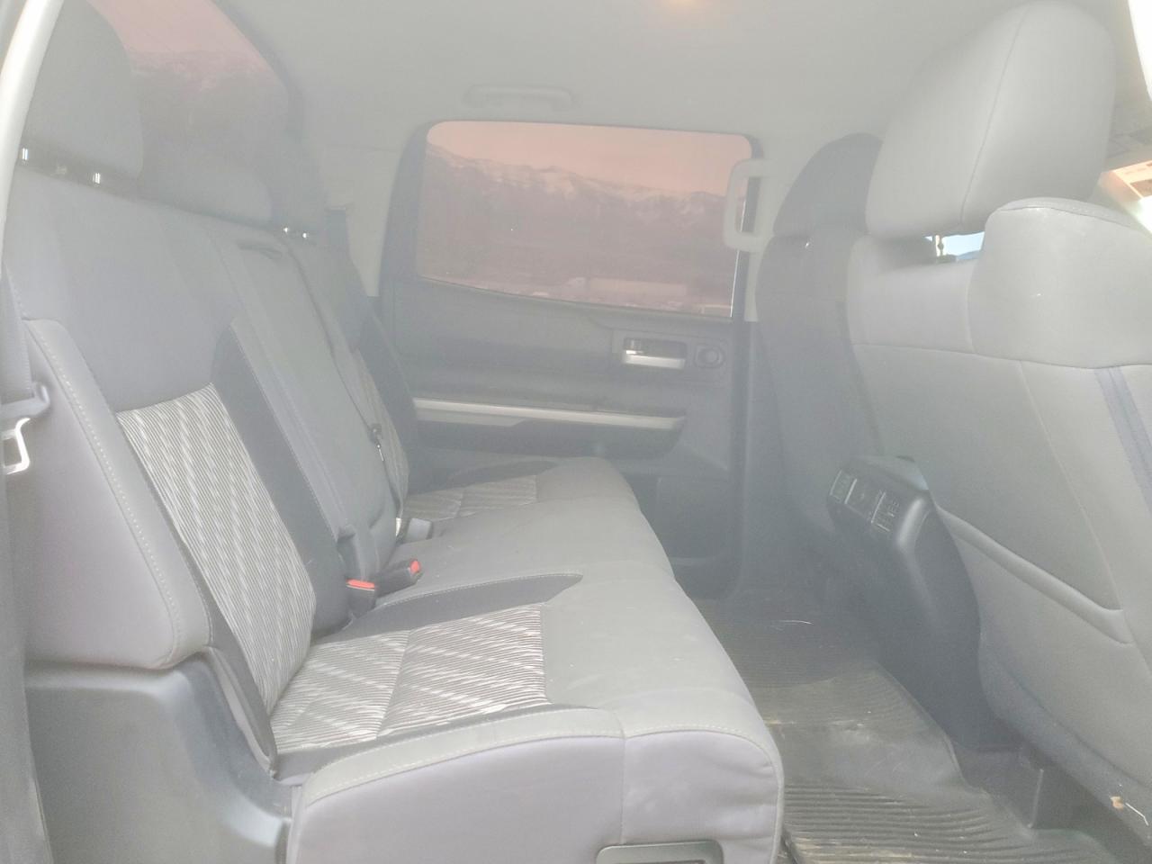 2018 TOYOTA TUNDRA CREWMAX SR5 photo 10
