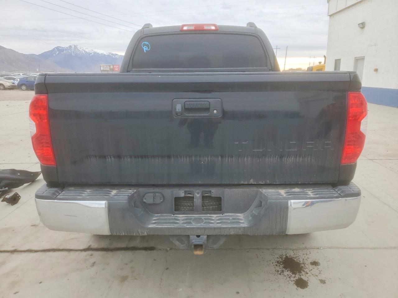2018 TOYOTA TUNDRA CREWMAX SR5 photo 6