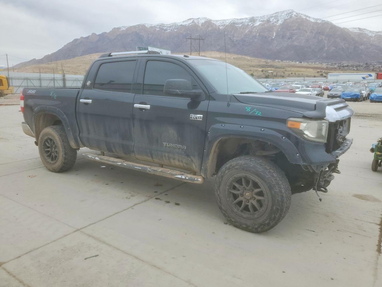 2018 TOYOTA TUNDRA CREWMAX SR5 photo 4