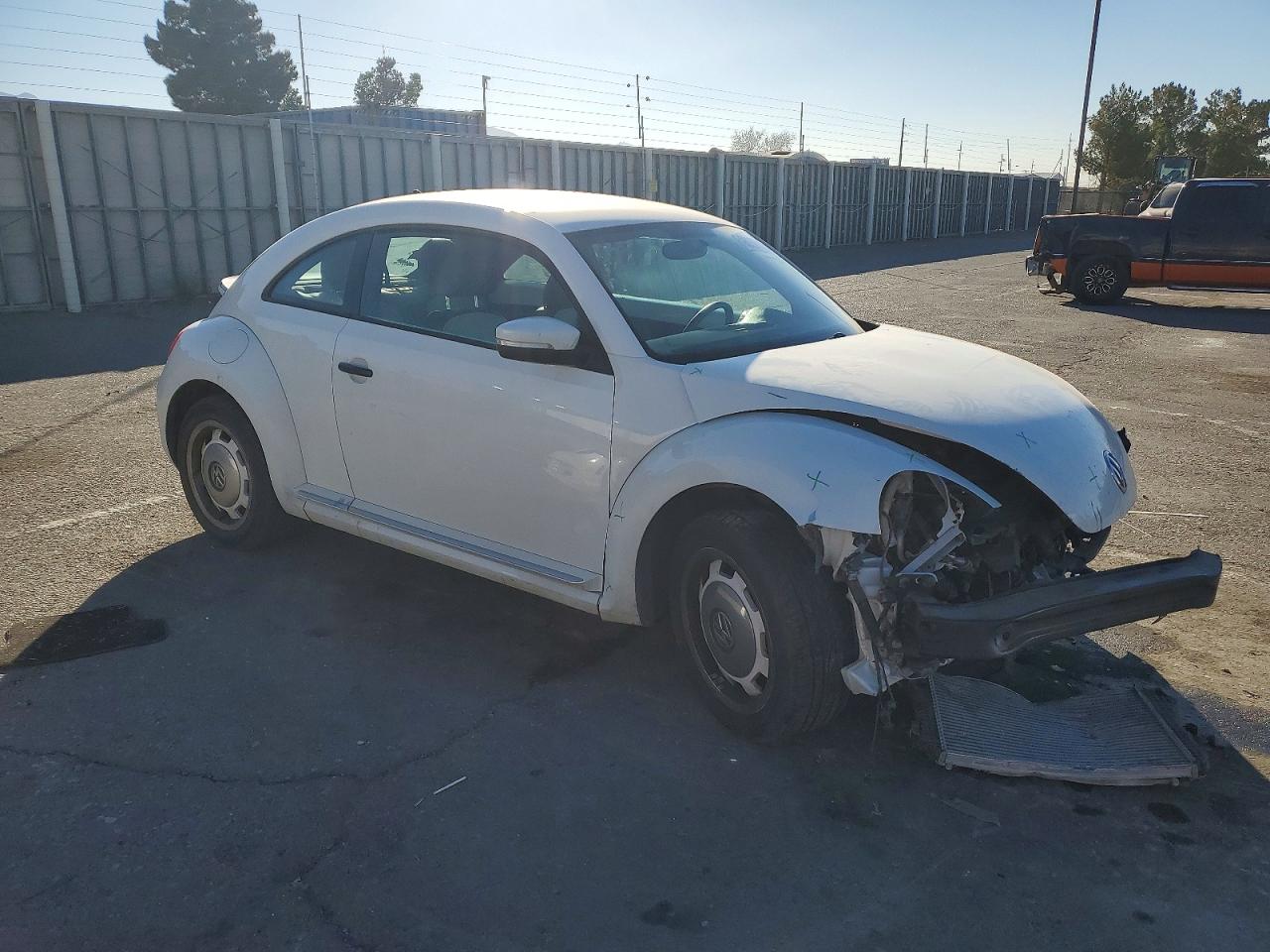 2016 VOLKSWAGEN BEETLE 1.8T photo 4