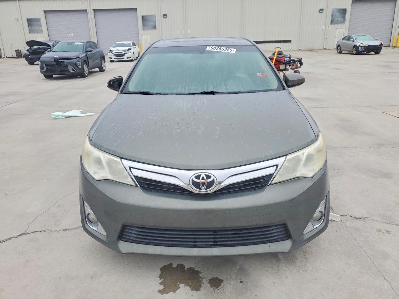 2013 TOYOTA CAMRY L photo 5