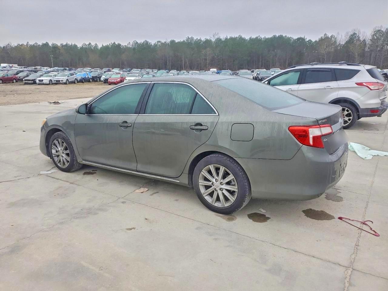 2013 TOYOTA CAMRY L photo 2