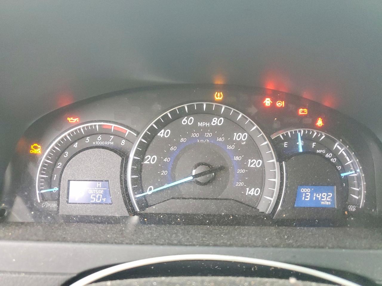 2013 TOYOTA CAMRY L photo 9