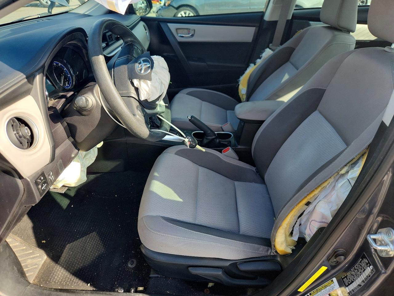 2017 TOYOTA COROLLA LE photo 7