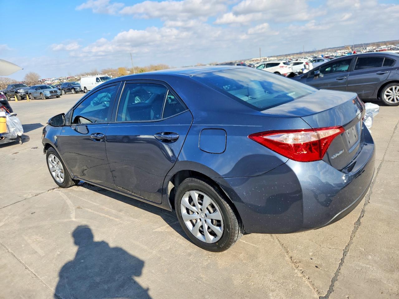 2017 TOYOTA COROLLA LE photo 2