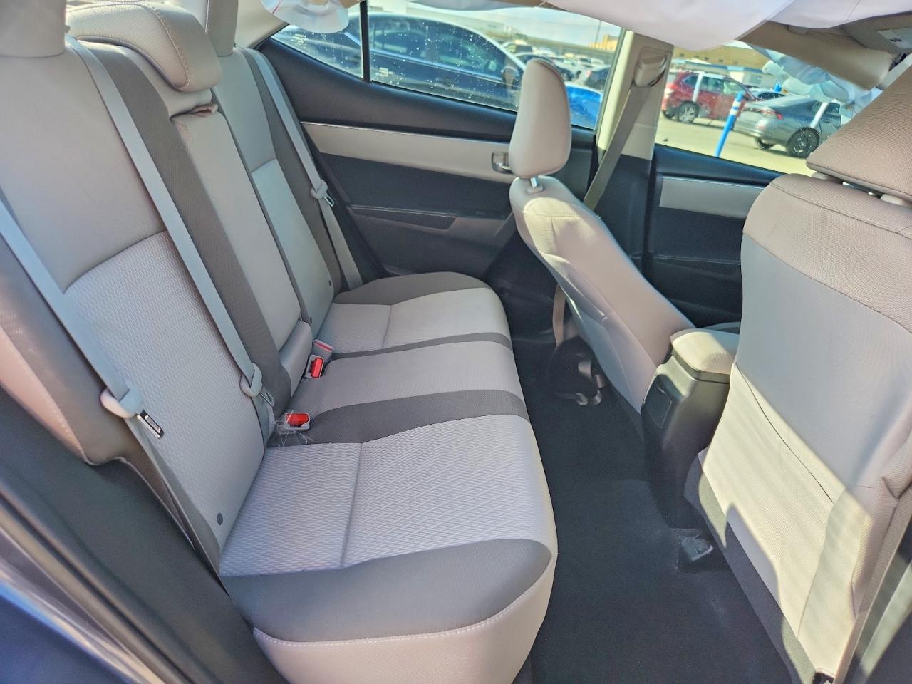 2017 TOYOTA COROLLA LE photo 10