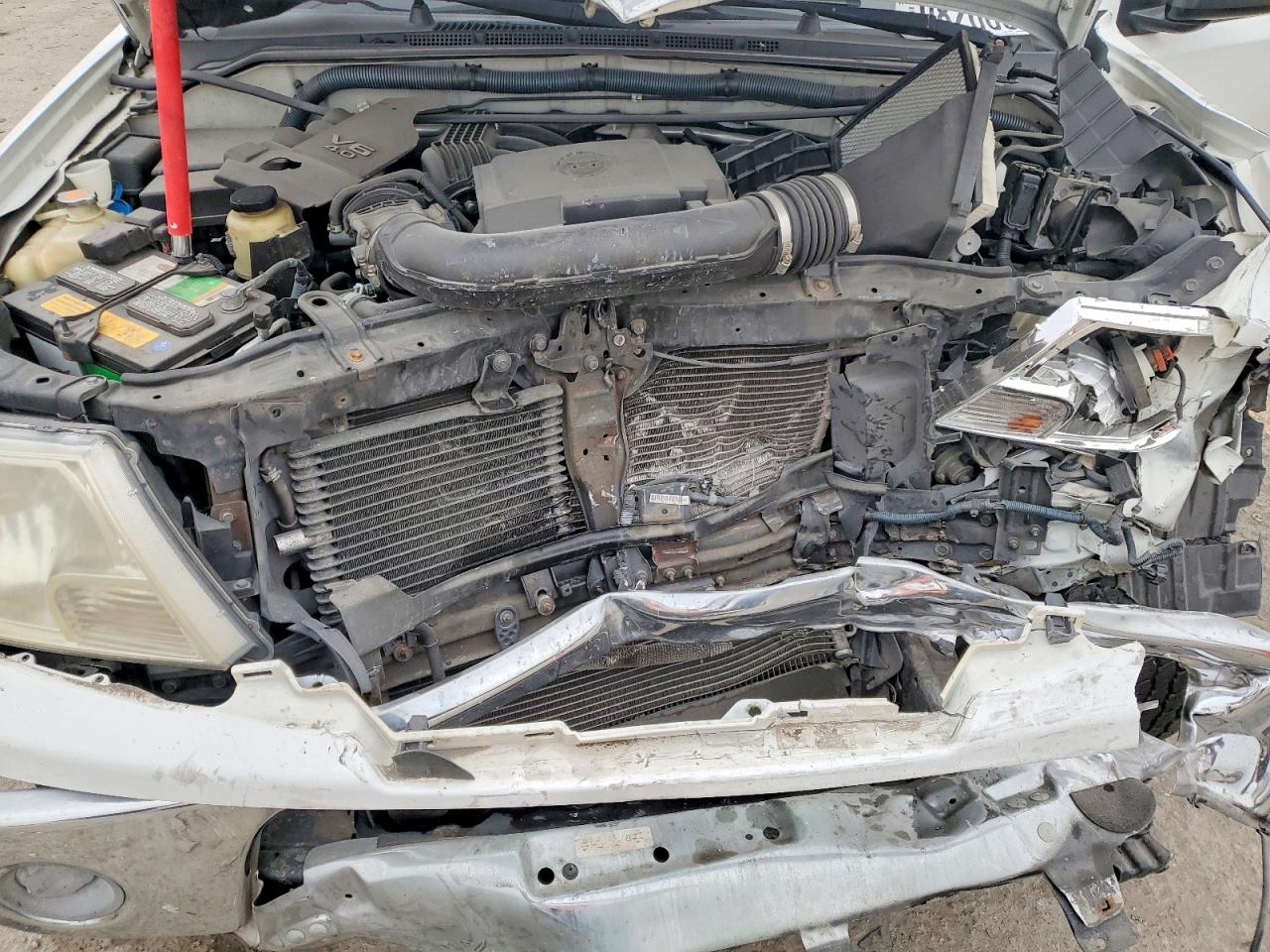 2010 NISSAN FRONTIER CREW CAB SE photo 11