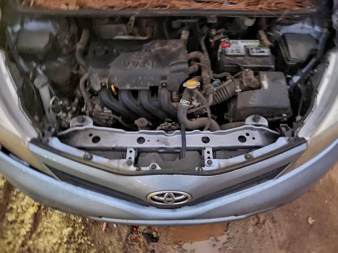 2013 TOYOTA YARIS photo 11