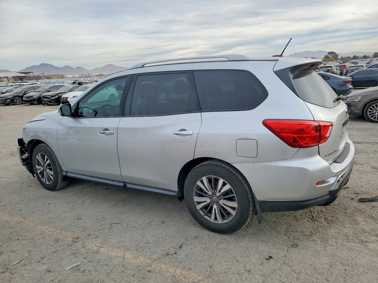 2017 NISSAN PATHFINDER S photo 2