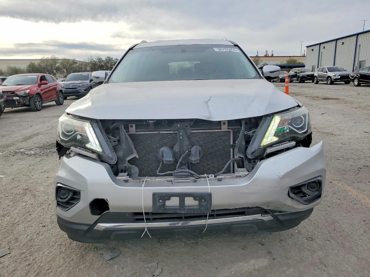 2017 NISSAN PATHFINDER S photo 5