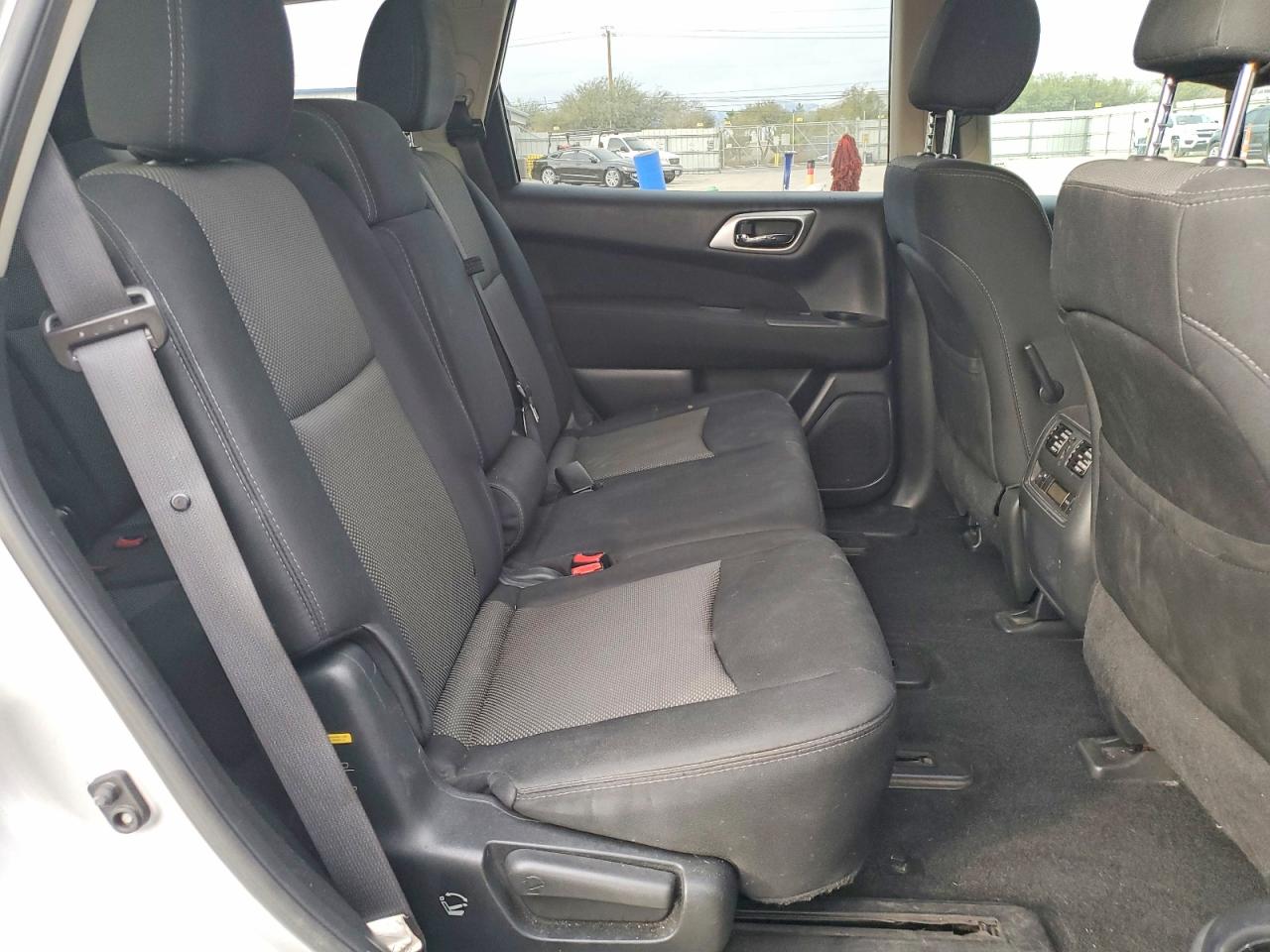 2017 NISSAN PATHFINDER S photo 11