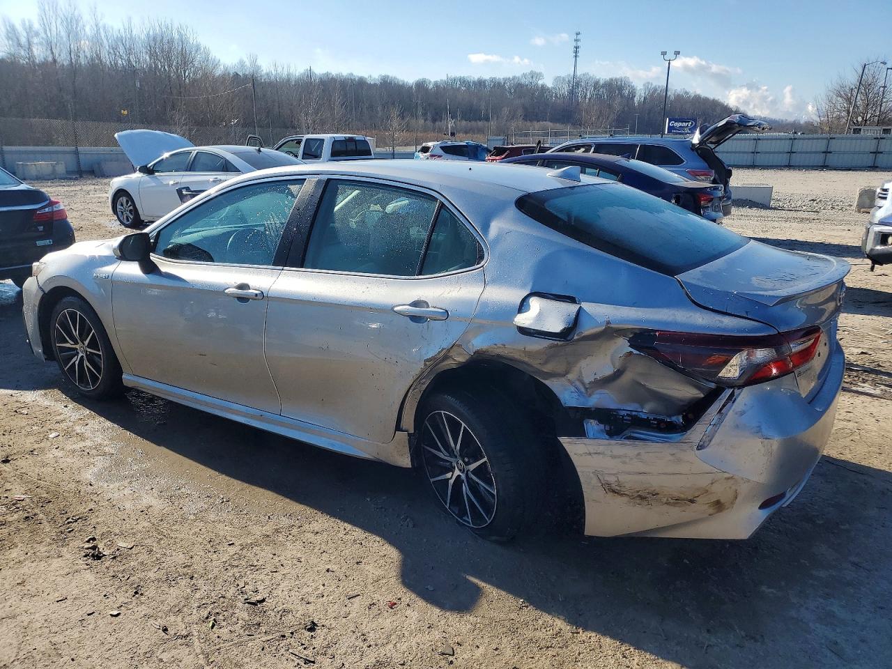 2021 TOYOTA CAMRY SE photo 2