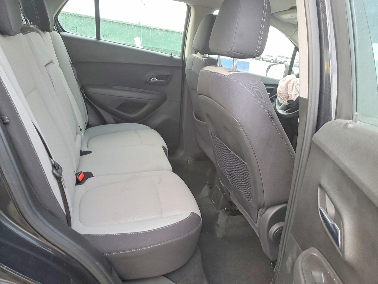 2015 CHEVROLET TRAX 1LS photo 31