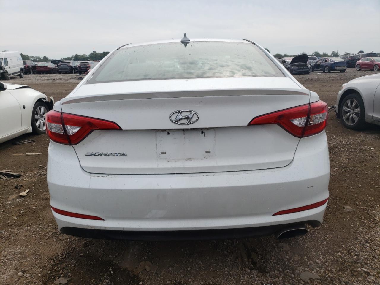 2017 HYUNDAI SONATA SE photo 6