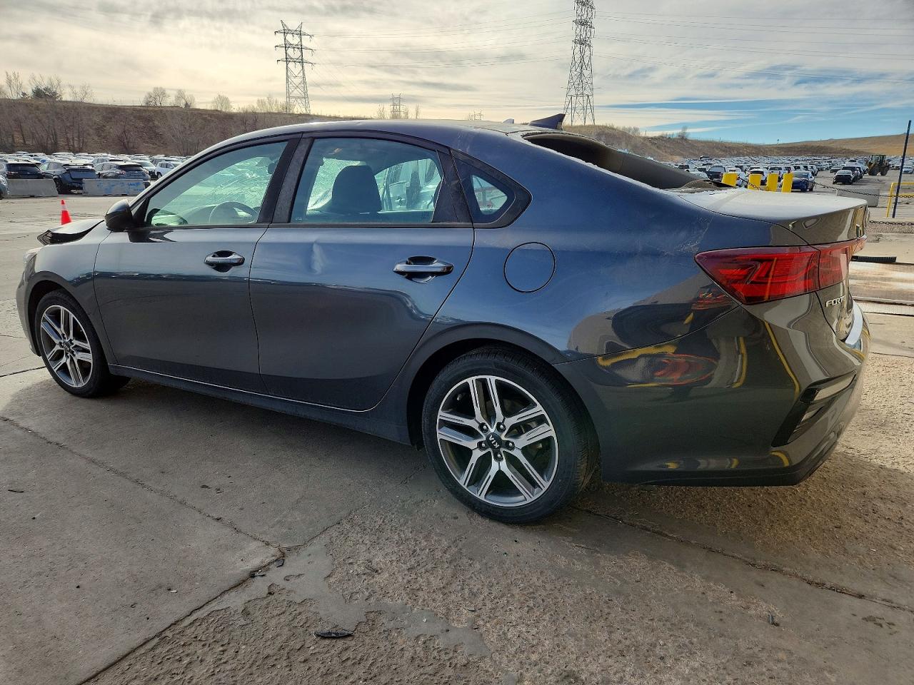 2019 KIA FORTE GT LINE photo 2
