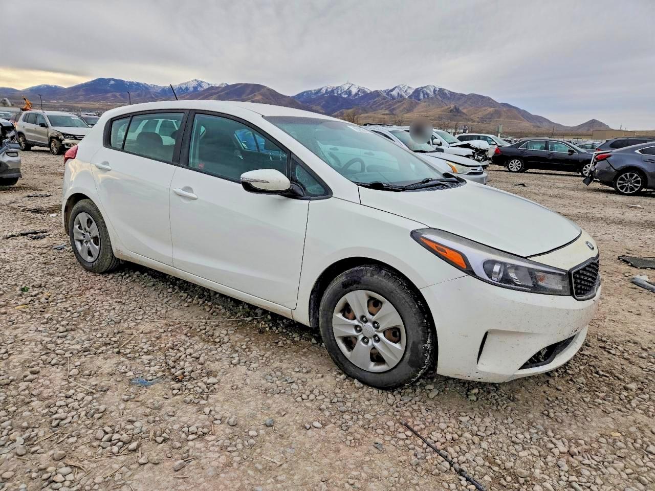 2017 KIA FORTE LX photo 4