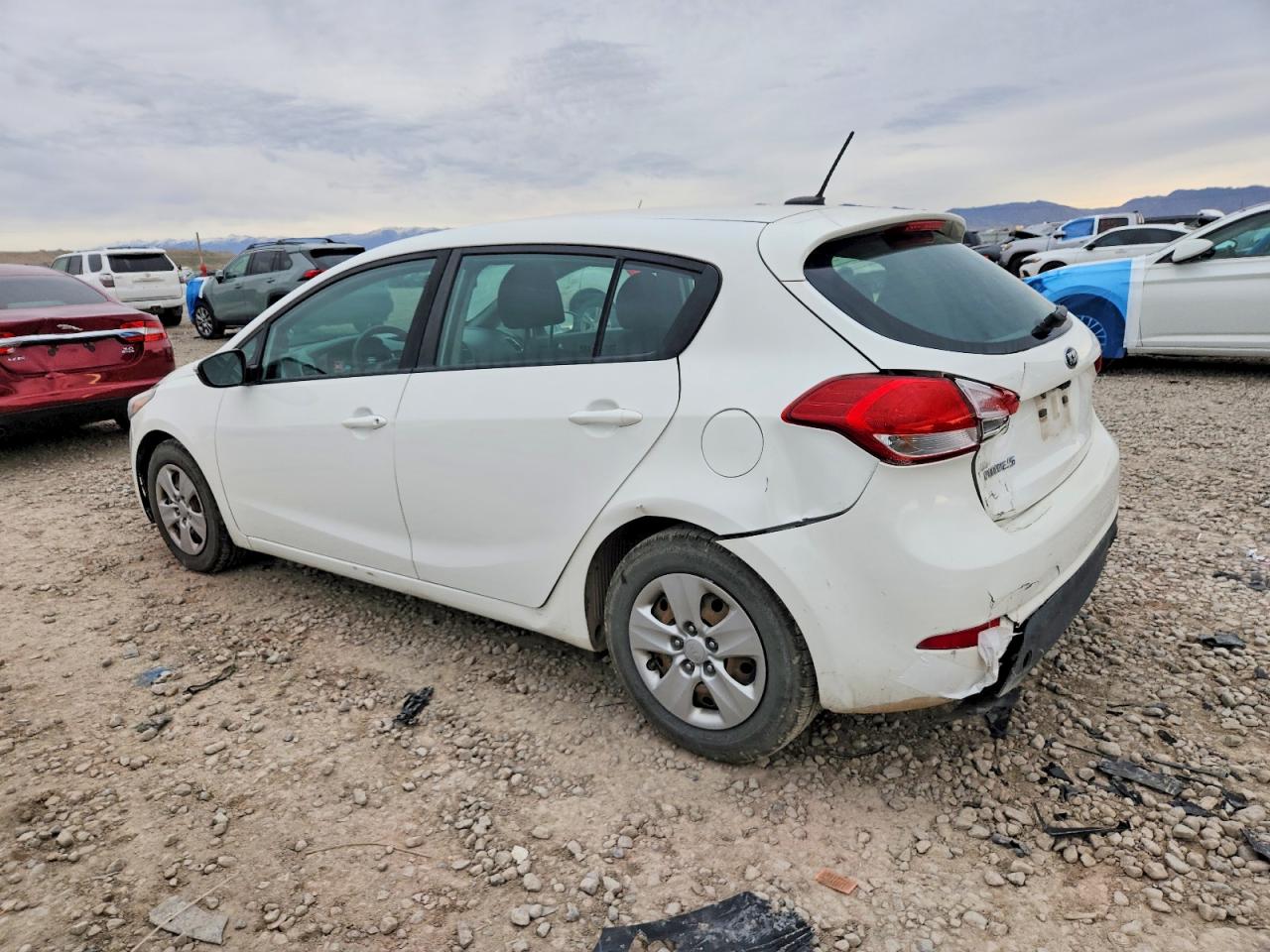 2017 KIA FORTE LX photo 2