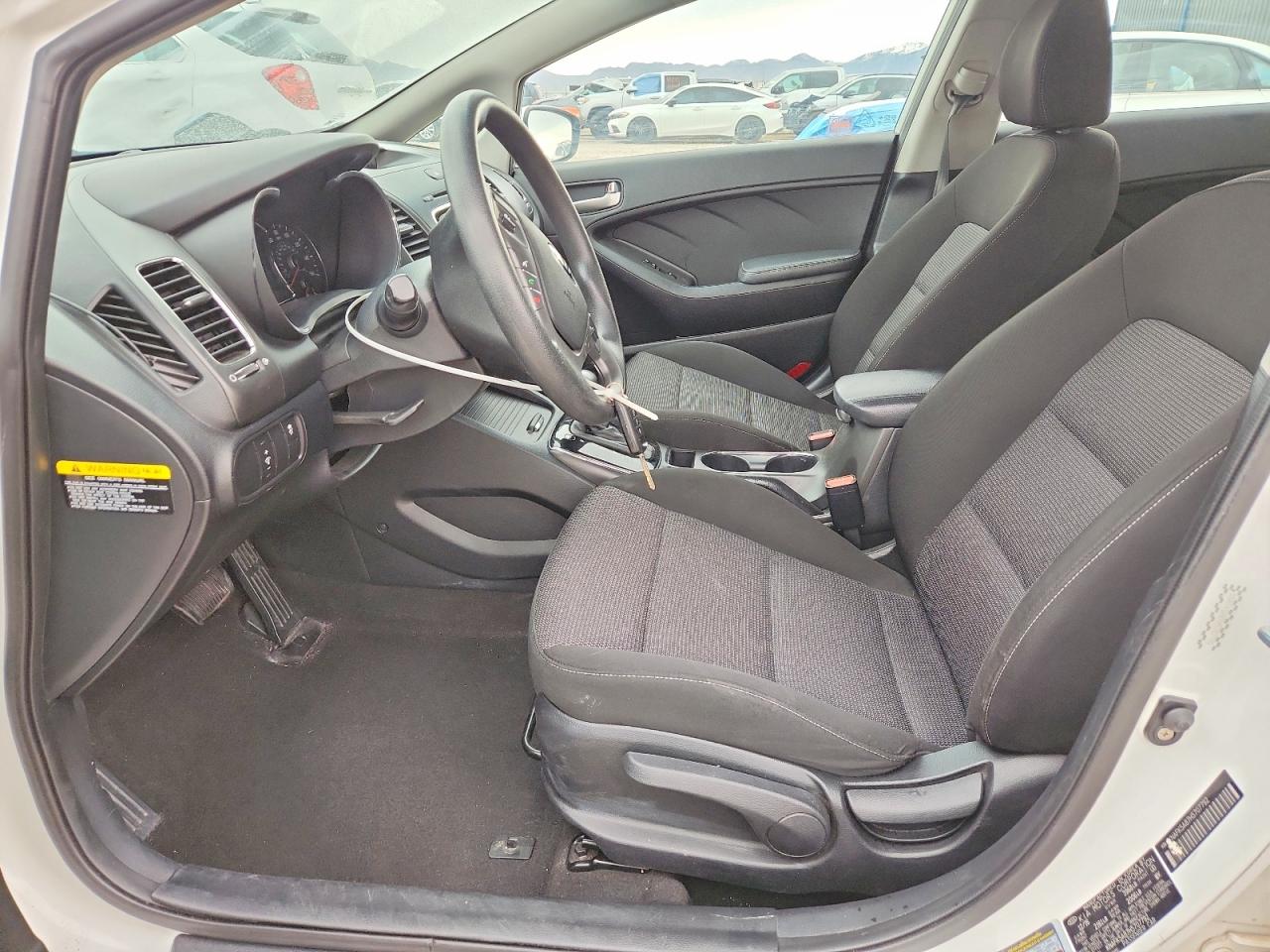 2017 KIA FORTE LX photo 7