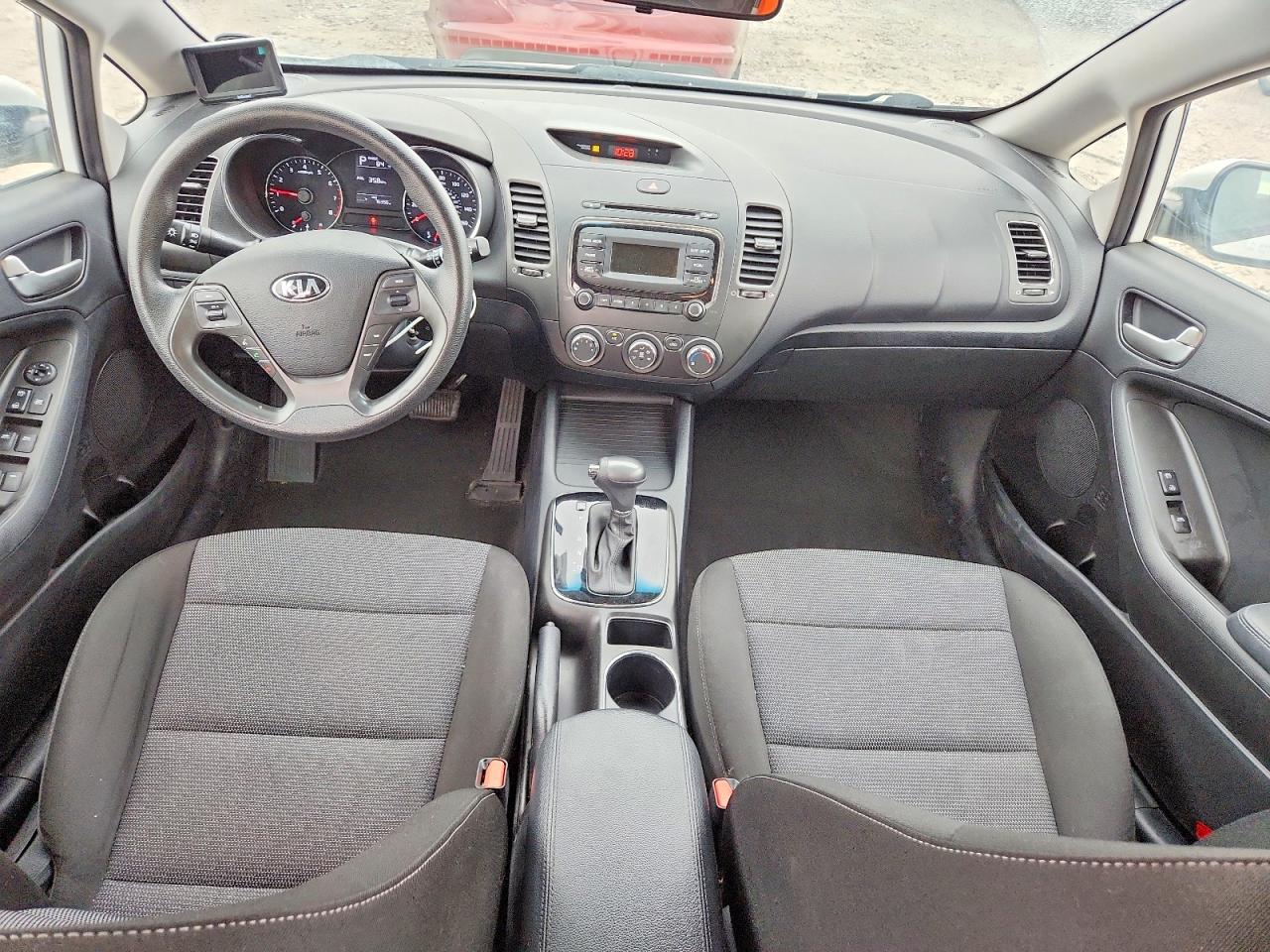 2017 KIA FORTE LX photo 8